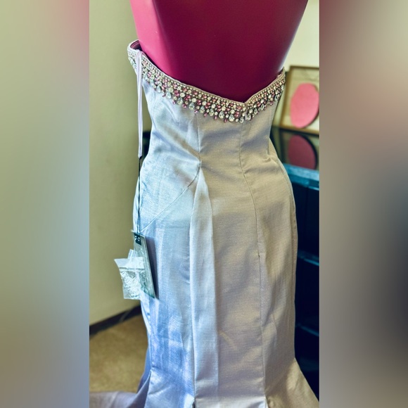 MAC DUGGAL - Picture 12 of 13